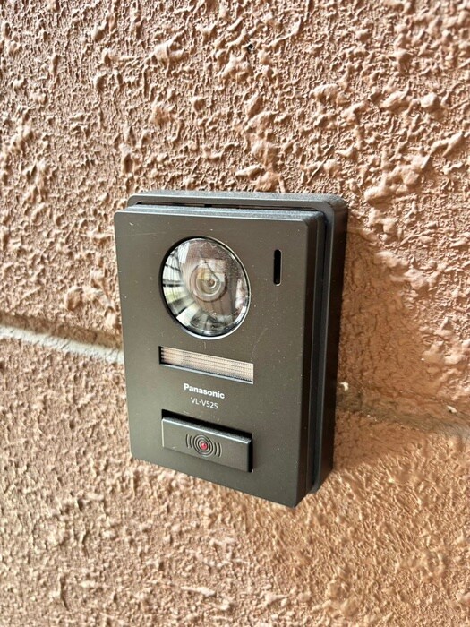 フラットレイアロ－の物件外観写真