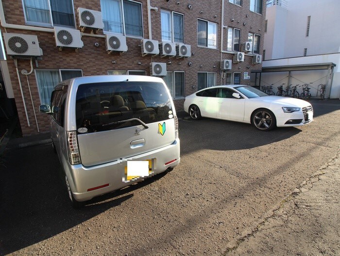 サンテラス宮の森の物件外観写真