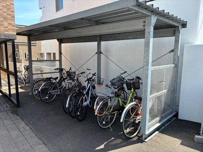 サンテラス宮の森の物件外観写真