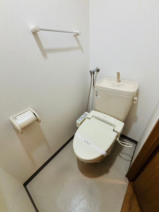 サンテラス宮の森の物件内観写真