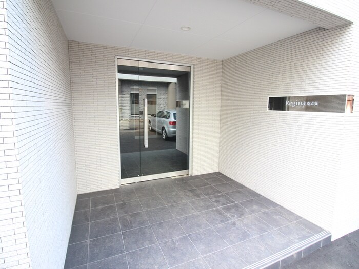 レジーナ南４条の物件外観写真