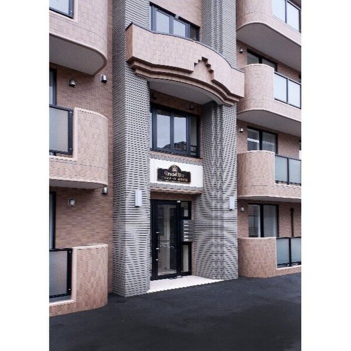 グランメール本郷公園の物件外観写真