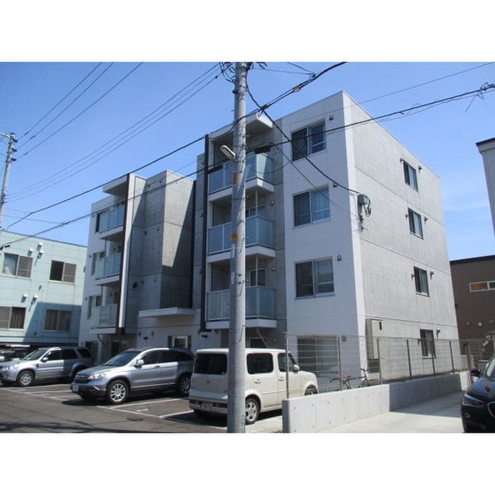 ウラノスＮ19の物件外観写真