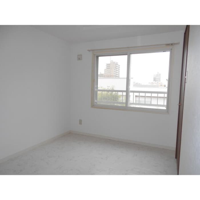 ブランノワール東区役所の物件内観写真