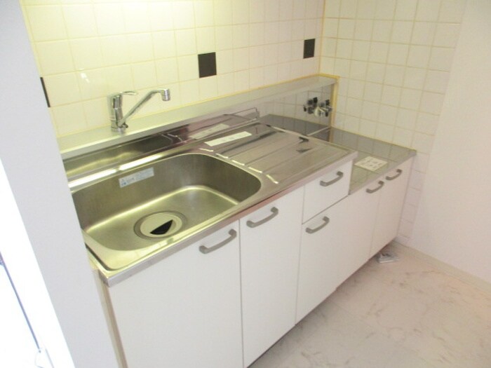 ブランノワール東区役所の物件内観写真