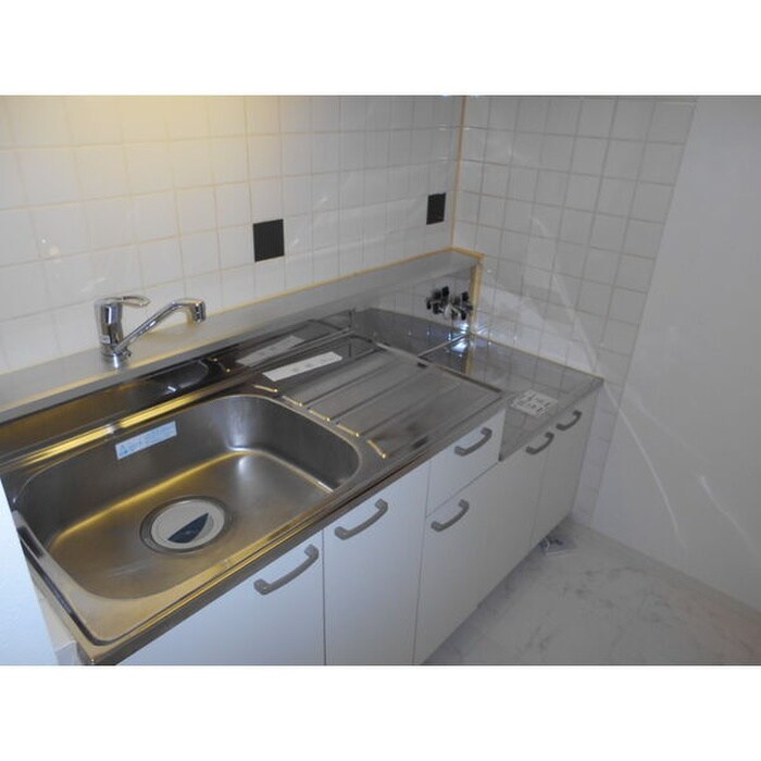 ブランノワール東区役所の物件内観写真