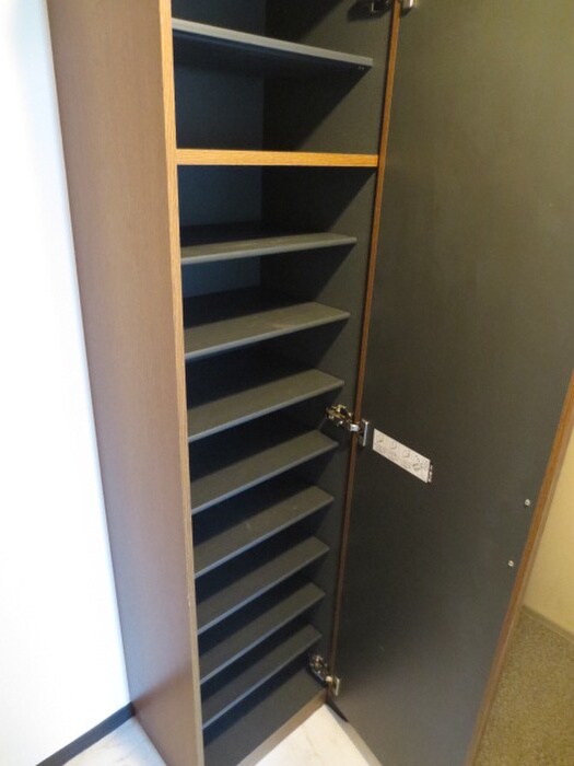 ブランノワール東区役所の物件内観写真