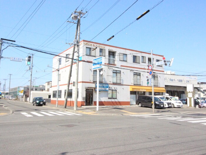 ニ－ズ・ビル・シマの物件外観写真