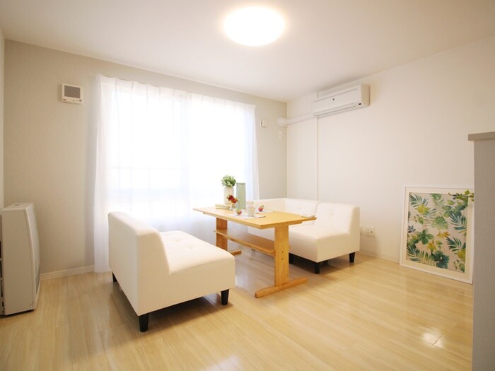 コンフォート美園4条の物件内観写真