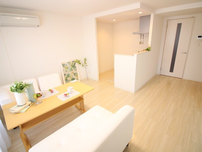 コンフォート美園4条の物件内観写真