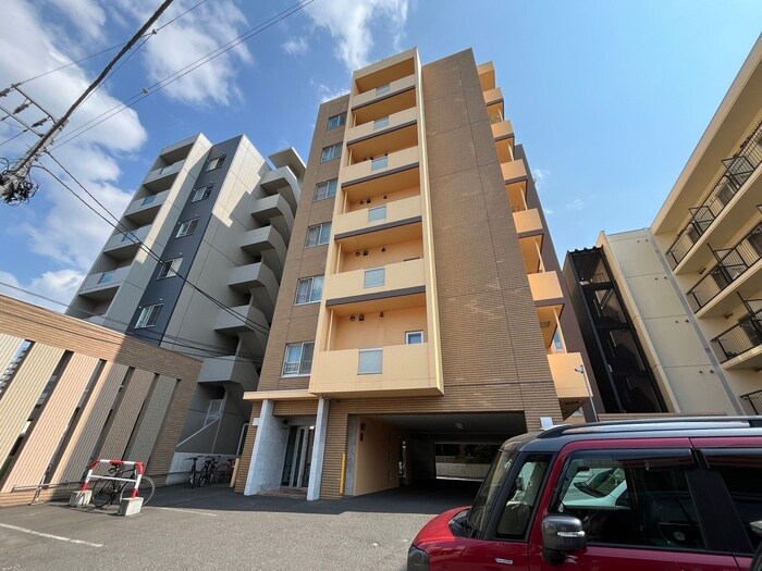 パルティ－レ山鼻の物件外観写真