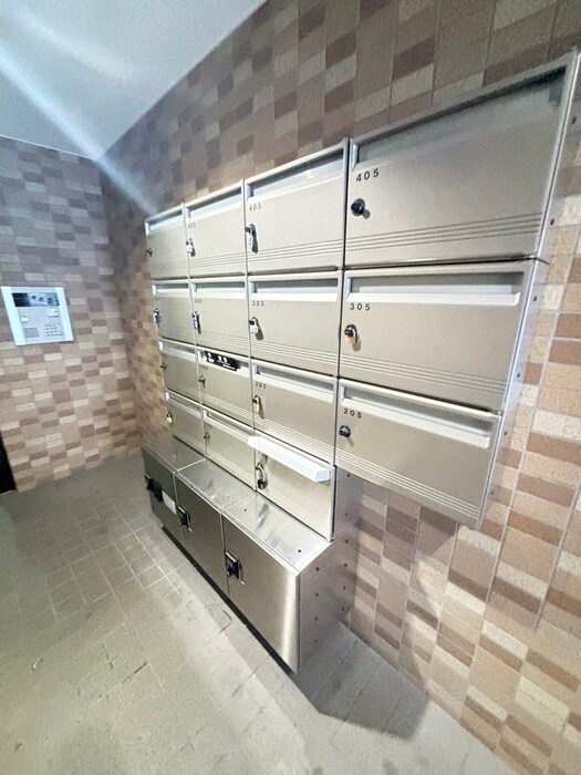 フラット南平岸の物件外観写真