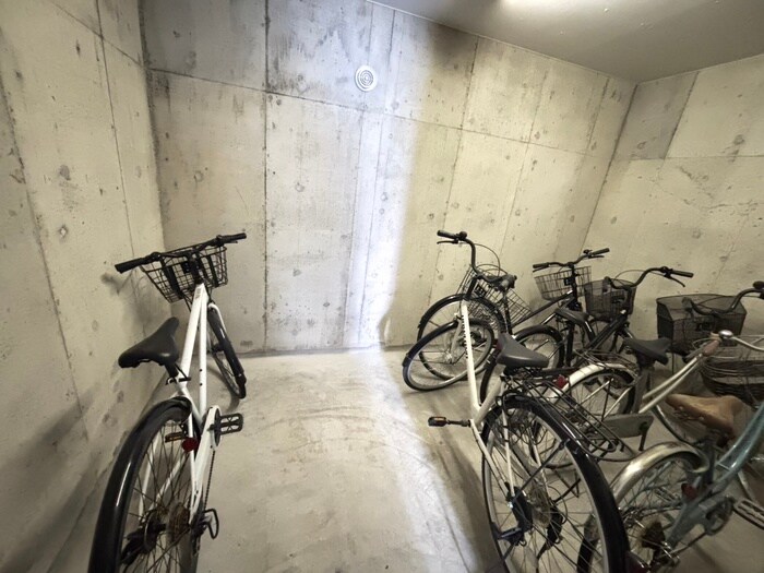 レラ円山の物件外観写真