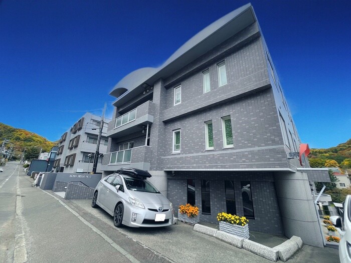 アームズ宮の森(302)の物件外観写真