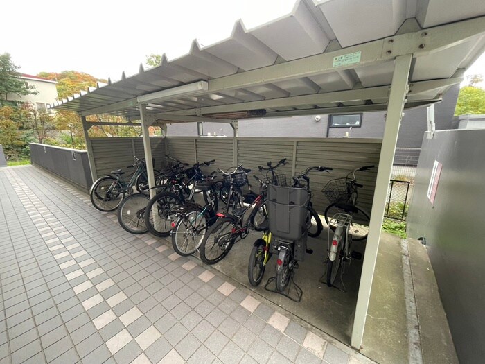 アームズ宮の森(302)の物件外観写真