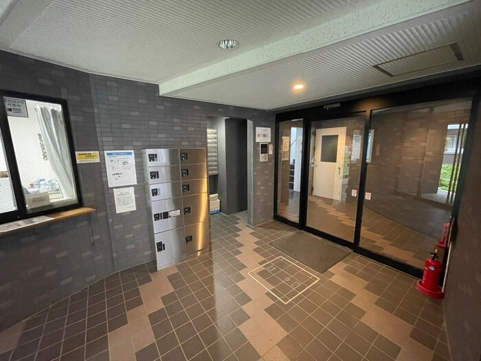 アームズ宮の森(302)の物件外観写真