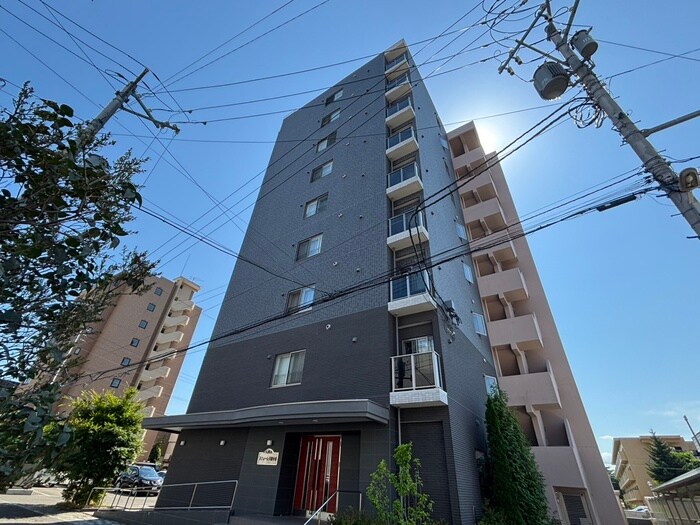 ラフォーレ月寒中央の物件外観写真