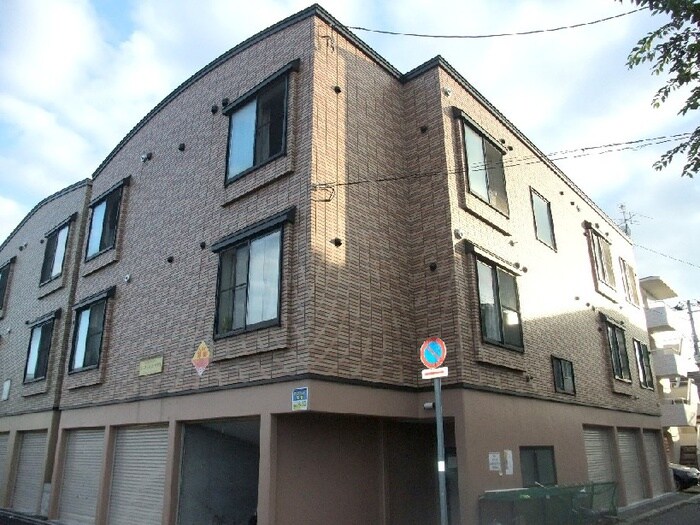 エミネンスプラザ麻生の物件外観写真