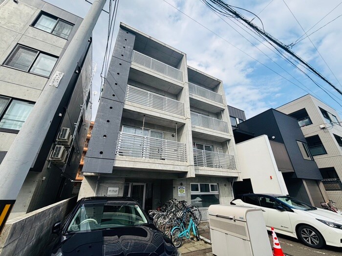 ラ・シュエット宮の森の物件外観写真