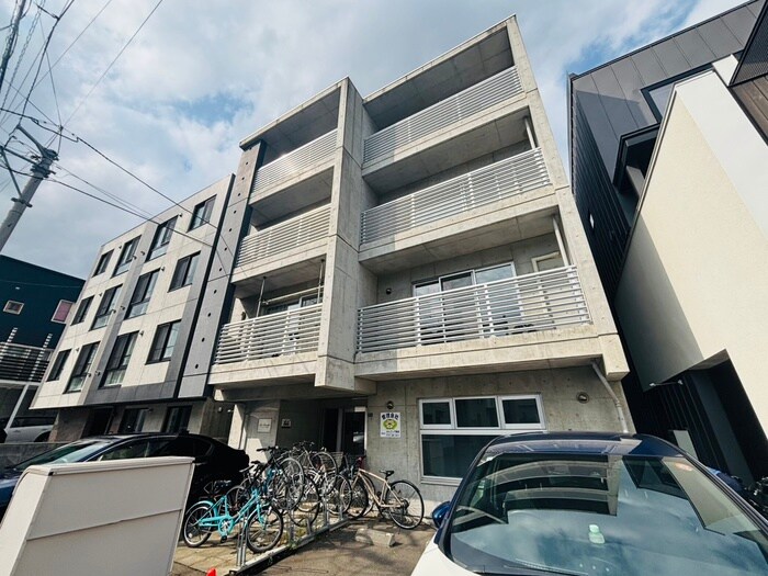 ラ・シュエット宮の森の物件外観写真