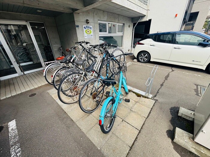 ラ・シュエット宮の森の物件外観写真