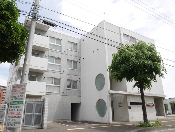 フォルトゥ－ナ学園前の物件外観写真