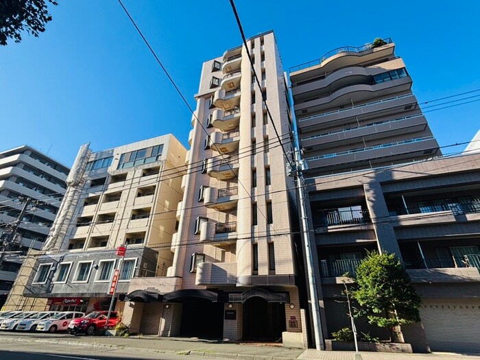 サイレンス医大前の物件外観写真