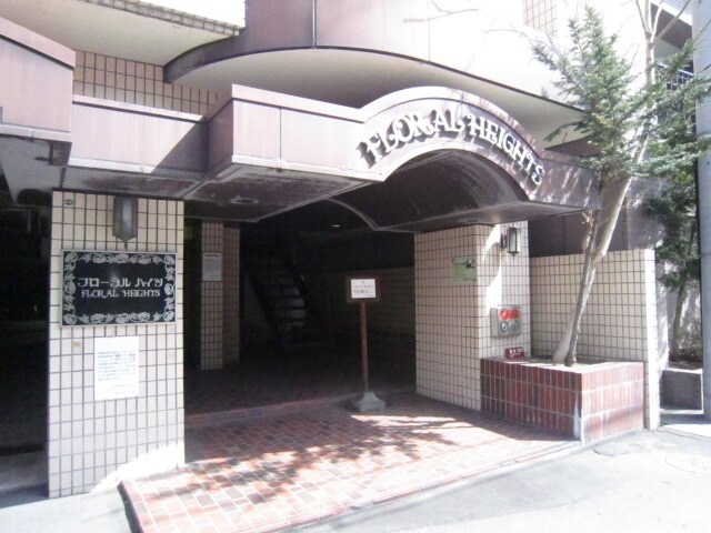 サイレンス医大前の物件外観写真