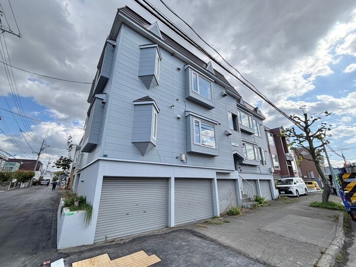 モンテメ－ル栄町の物件外観写真