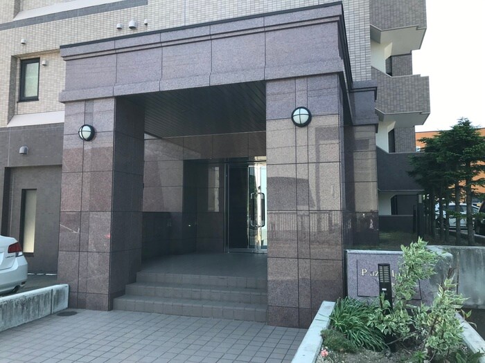 ピアツァルナ月寒中央の物件外観写真