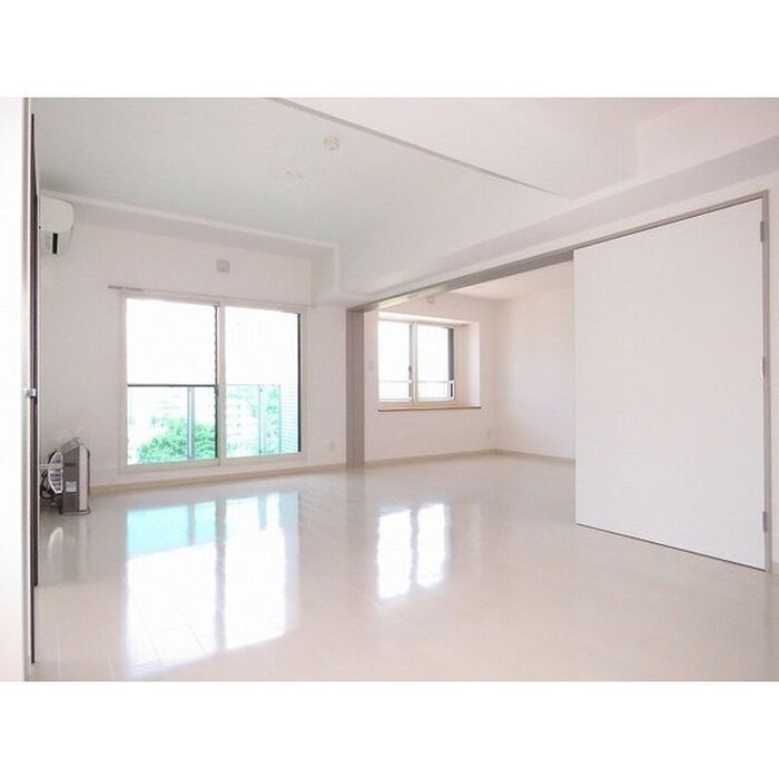 NOVA知事公館前の物件内観写真