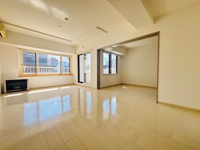 NOVA知事公館前の物件内観写真