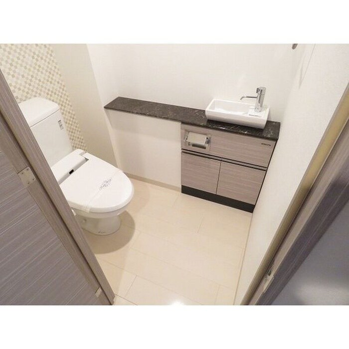 NOVA知事公館前の物件内観写真