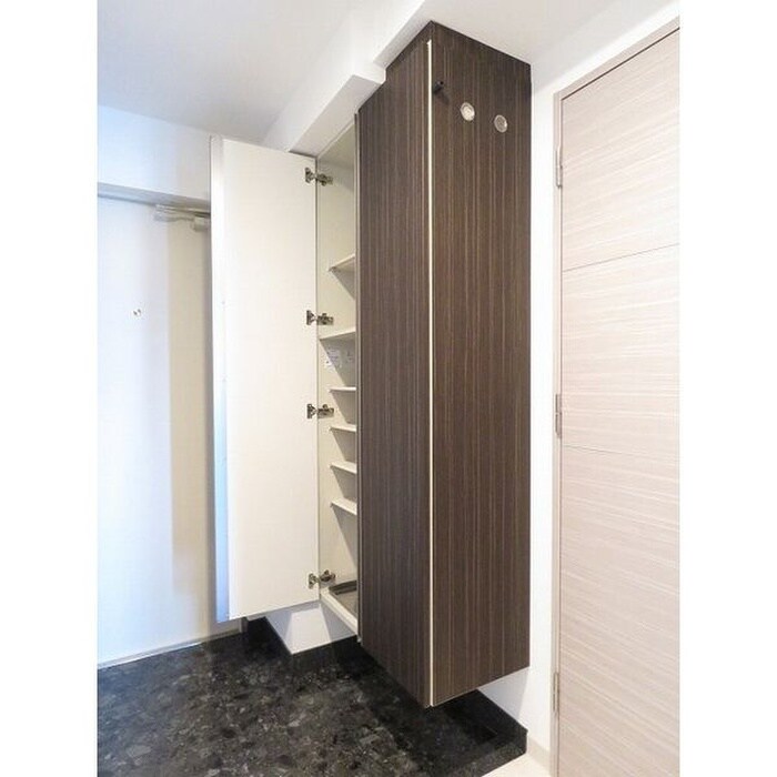 NOVA知事公館前の物件内観写真