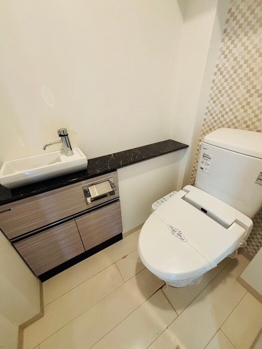 NOVA知事公館前の物件内観写真