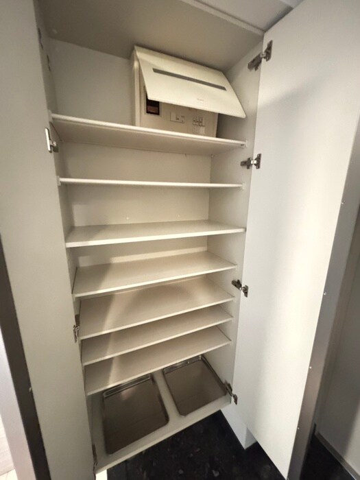 NOVA知事公館前の物件内観写真