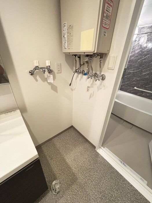 NOVA知事公館前の物件内観写真