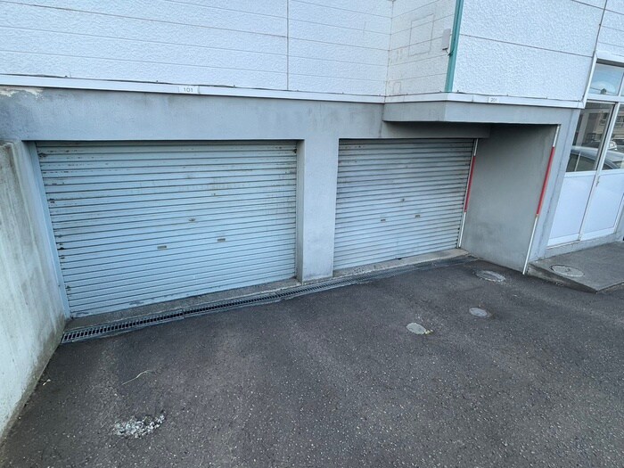 ホワイトハウス西岡の物件外観写真