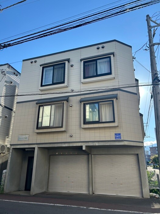 クレセント発寒の物件外観写真