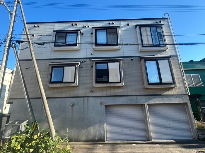 クレセント発寒の物件外観写真