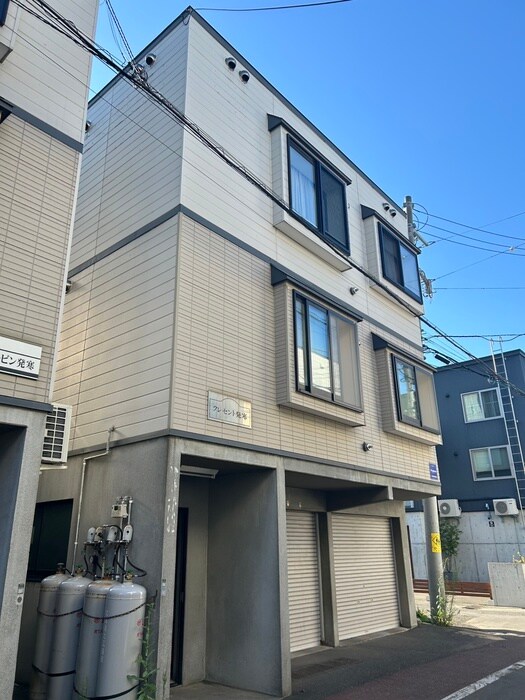 クレセント発寒の物件外観写真