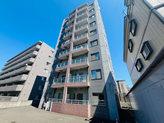 リライエンス円山の物件外観写真