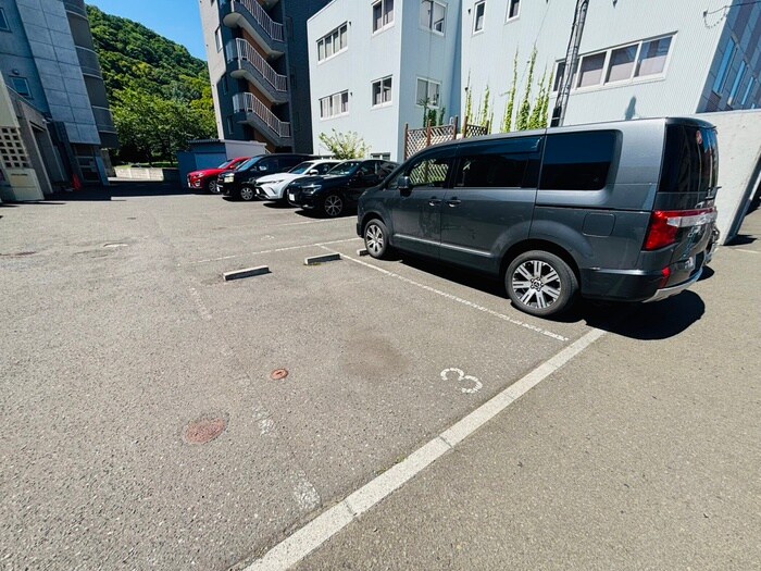 リライエンス円山の物件外観写真