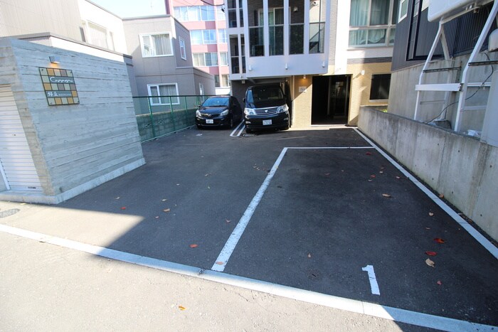 カレラ緑丘の物件外観写真