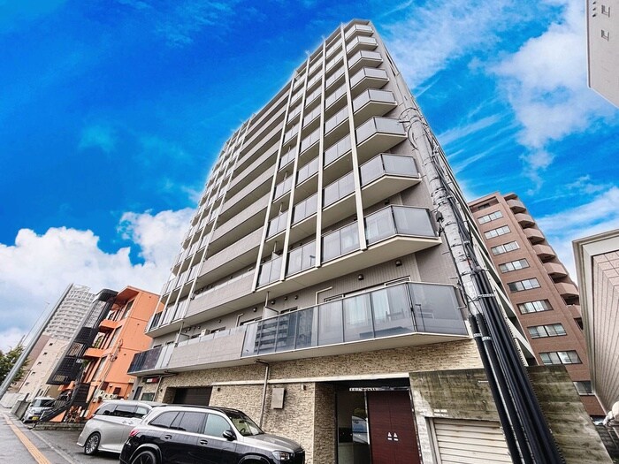 スペチアーレ伏見の物件外観写真