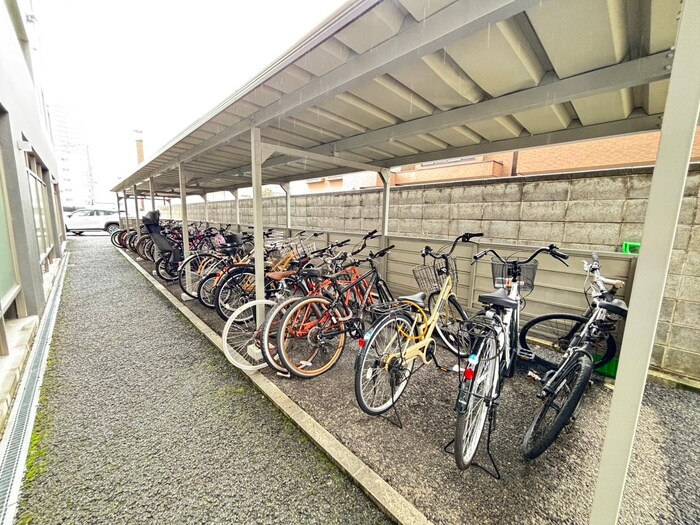 スペチアーレ伏見の物件外観写真