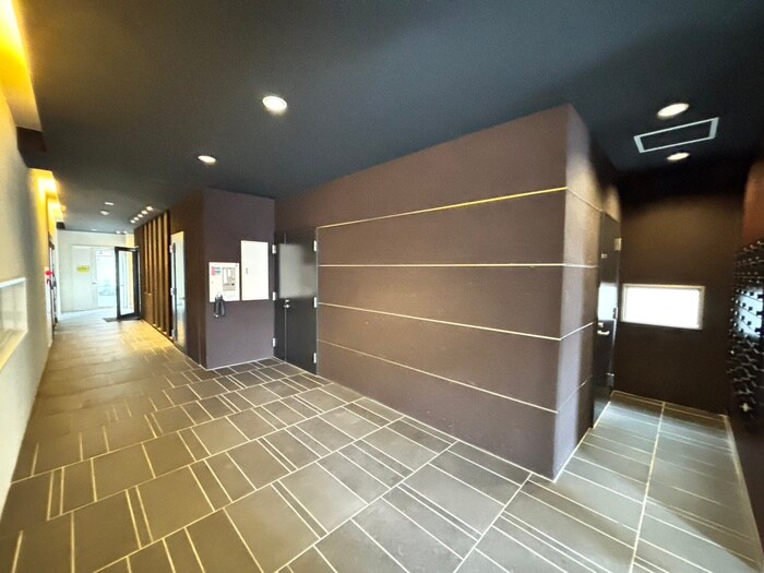 スペチアーレ伏見の物件外観写真