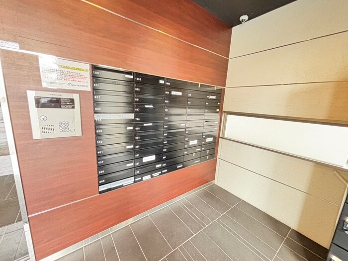 スペチアーレ伏見の物件外観写真