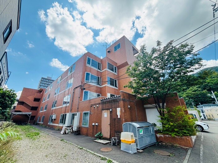 メゾン丸惣河関２４の物件外観写真