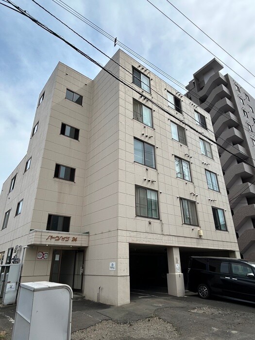 パ－クハイツ２４の物件外観写真